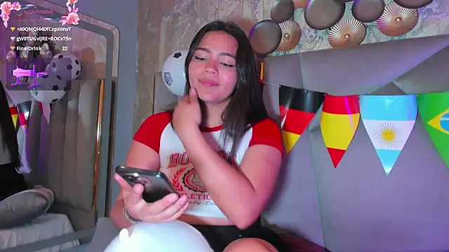 KimDevinne webcam