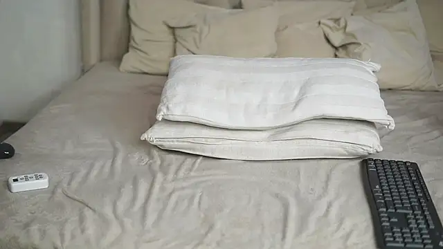 AprilHadid webcam