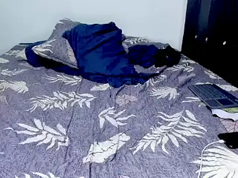 LeoBonucci2519 webcam