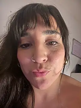 Latinaelisa webcam