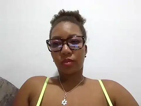 megan-hotxx webcam
