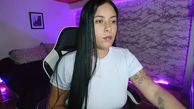 Camila_IRoose webcam
