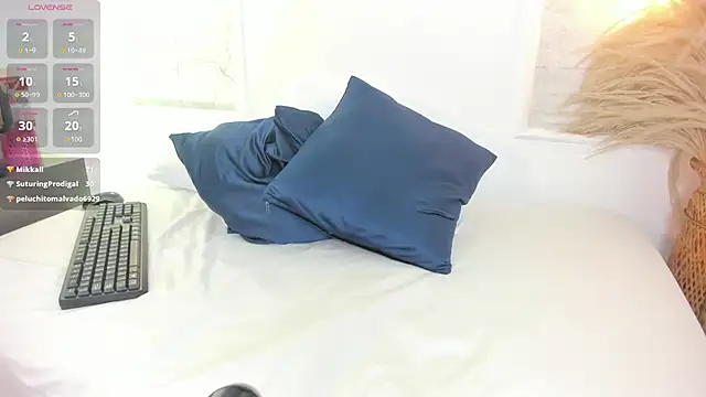 cristina_gallardo live cam on StripChat
