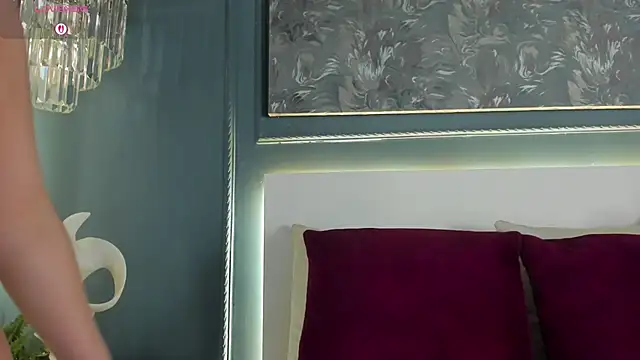MiaKay1 webcam