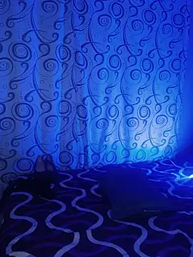 CurvyLolaX webcam