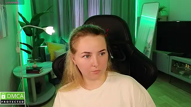 Mira_Mermayd webcam