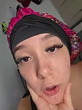 alaia_princess (F young) - Aceite en las nalgas