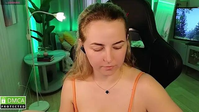 Mira_Mermayd live cam on StripChat