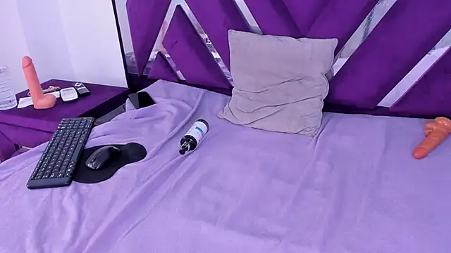 kiaraht - Kiaraht's free webcam - UK Sex Cams