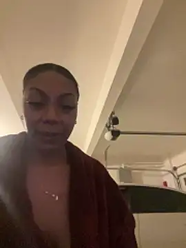 HeidiGiselle live cam on StripChat