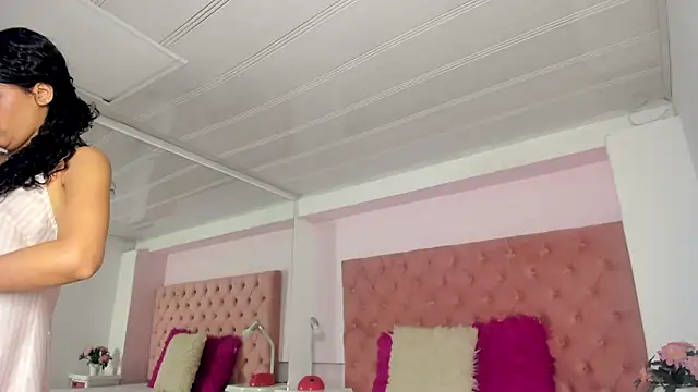 valentina_luxx_ live cam on StripChat