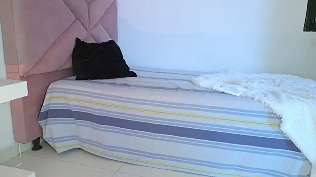 eva_sin18 (F young) - double penetration