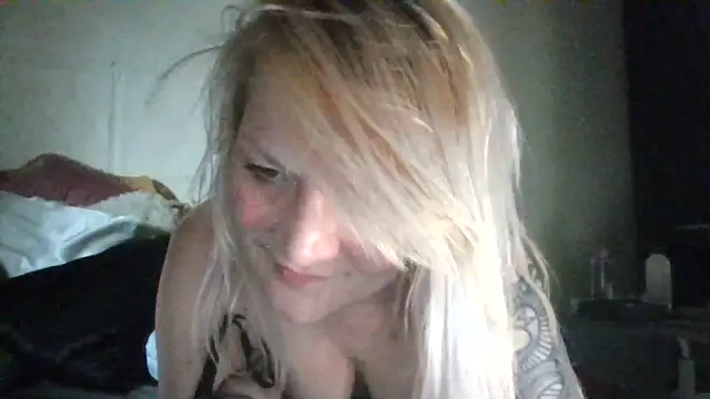 WorryingFaille webcam