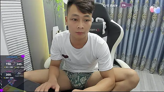 Naughty___asian webcam