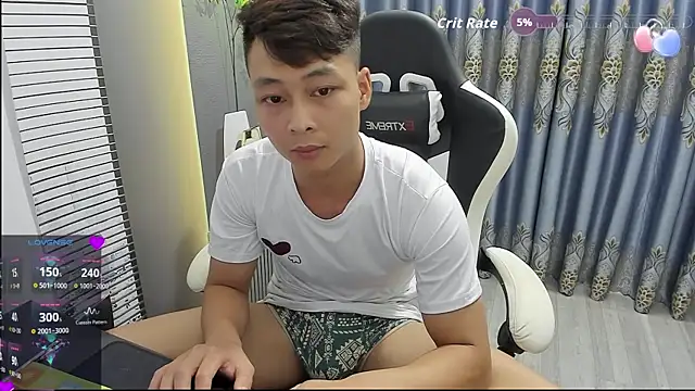 Naughty___asian webcam
