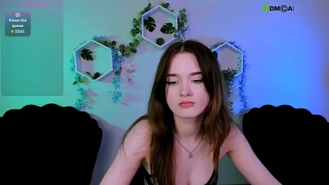 liana_kisses webcam