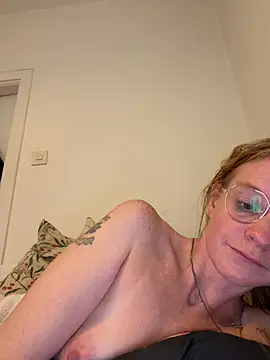 jannis1992 (F young) - Naked