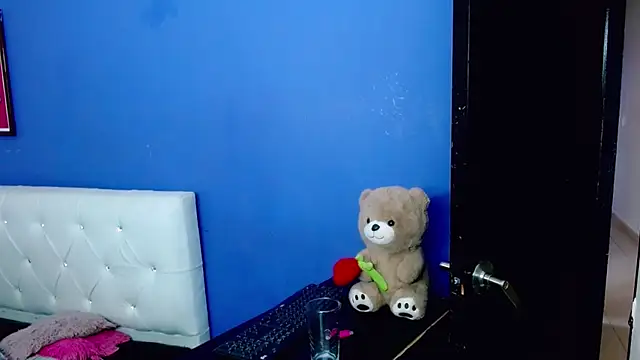 Angel_foxc13 webcam