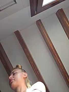 kylie_blck (F young) - PussySlap with whip+1SurpriseVideo