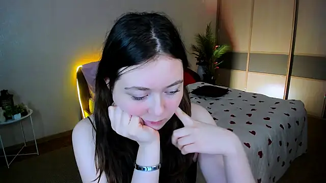 AlluringLookk webcam
