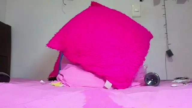 Aleesha_17 webcam