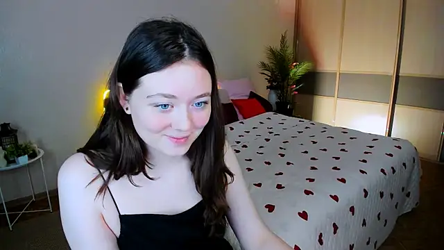 AlluringLookk webcam