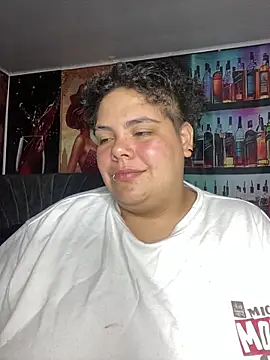Hailey_Curvy webcam