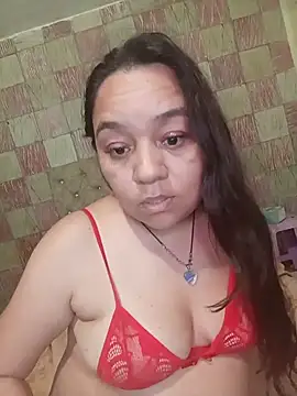 chicatraviesa24 webcam