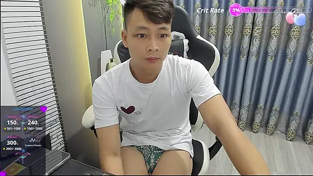 Naughty___asian webcam