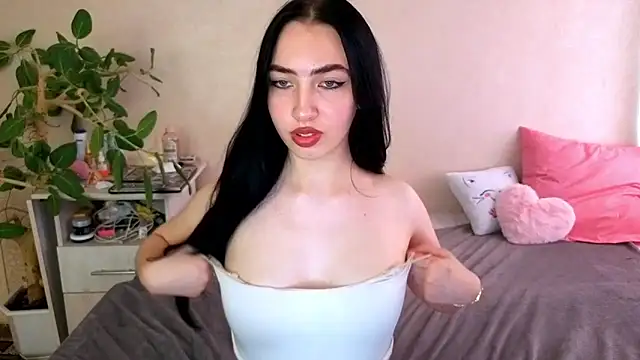 WildKittenX_ live cam on StripChat