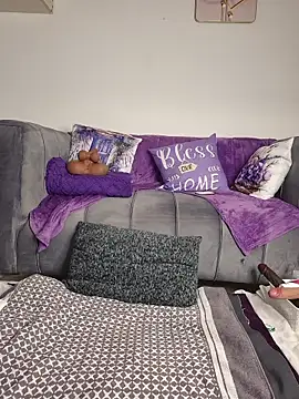 ThickianaRider live sex cam