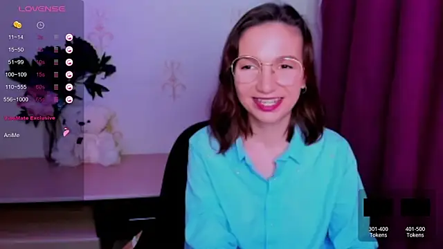 KindHazelHere_ live cam on StripChat