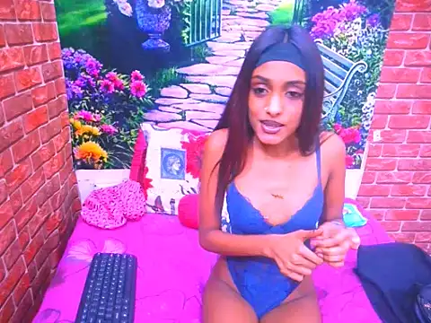 IndianPretty14u2Luv live cam on StripChat