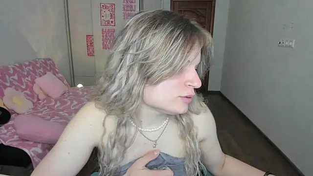 milliKira006 webcam