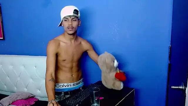 Angel_foxc13 webcam