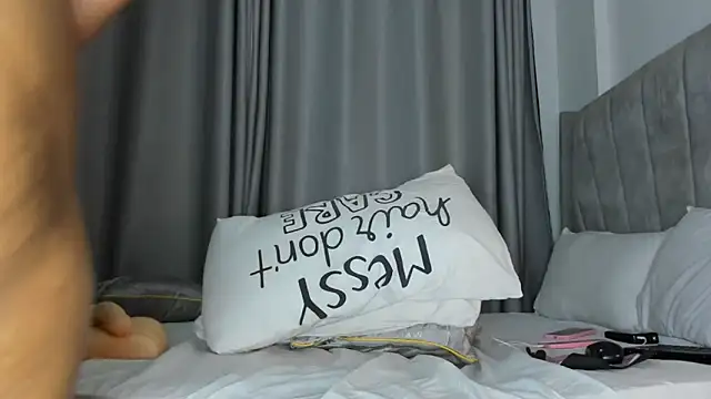 thee_sexy_goddess webcam