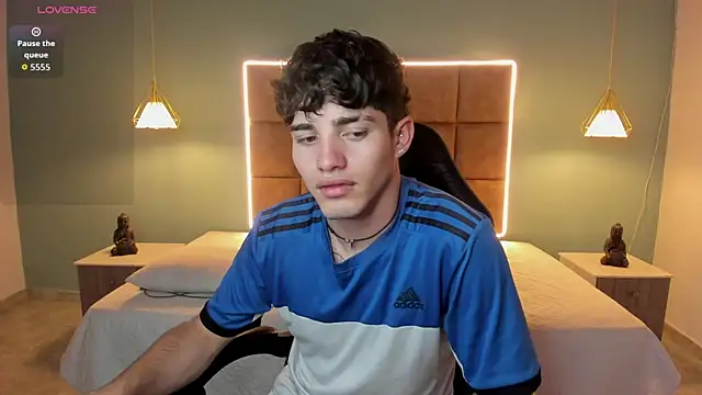 AlejooTwink live sex cam