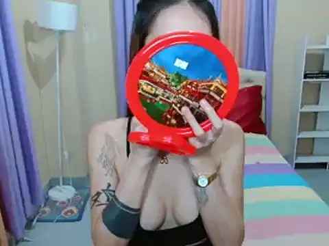 XxTsUncutAskaxX webcam