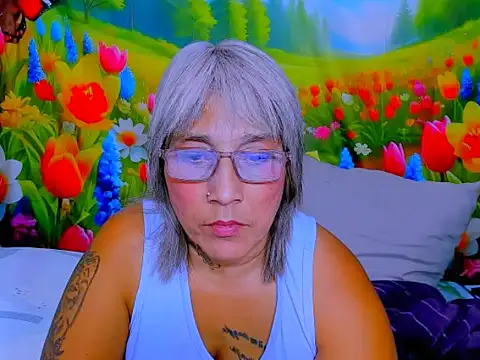 indianroxy webcam