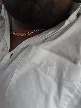 HotDesi_Guy live cam on StripChat