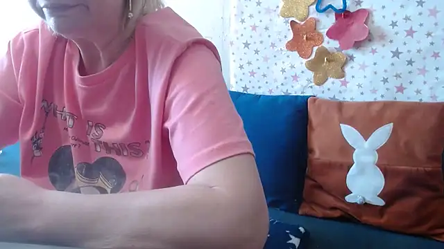 QueenLana webcam