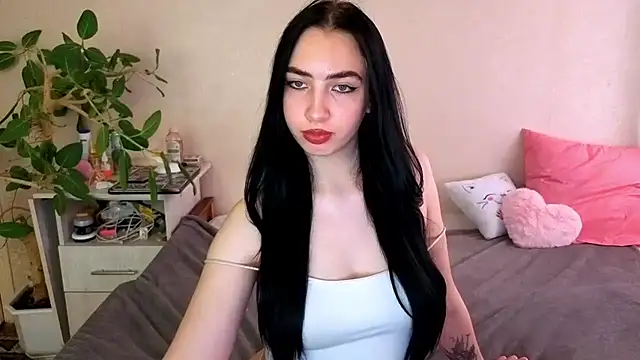 WildKittenX_ live cam on StripChat
