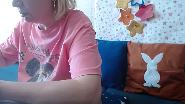 QueenLana webcam