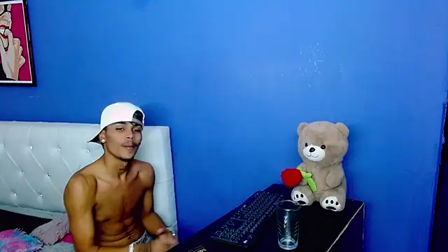 Angel_foxc13 webcam