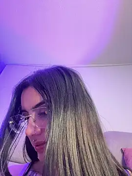 Lucy_699 webcam