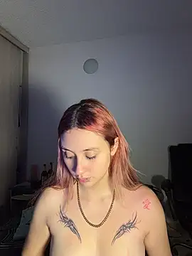 Sophia_LuxxX webcam
