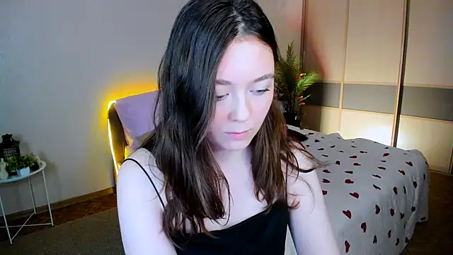 AlluringLookk webcam