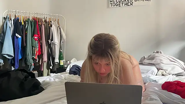 RamonaK99 webcam