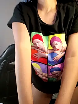 SallyWhitee webcam