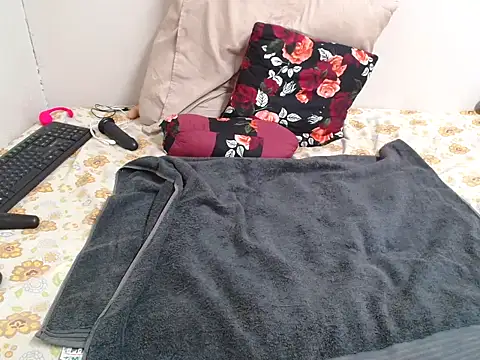 KittyPussyZA webcam
